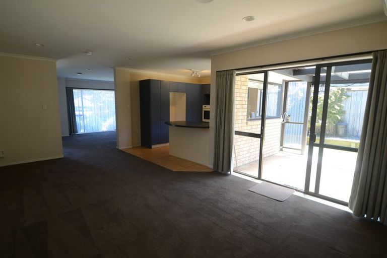 Photo of property in 6 Adair Place, Weymouth, Auckland, 2103