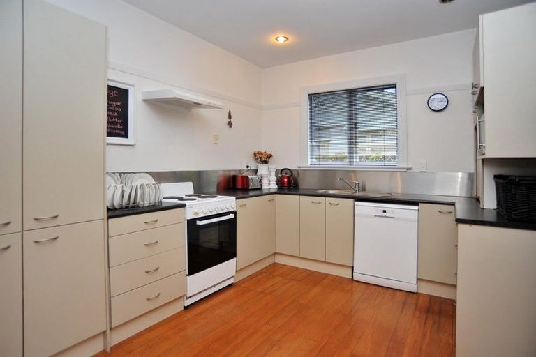 Photo of property in 1/137 Petrie Street, Richmond, Christchurch, 8013