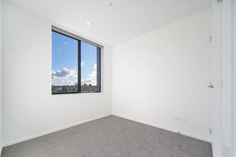 Photo of property in 303/3 Rauemi Way, Te Atatu South, Auckland, 0610