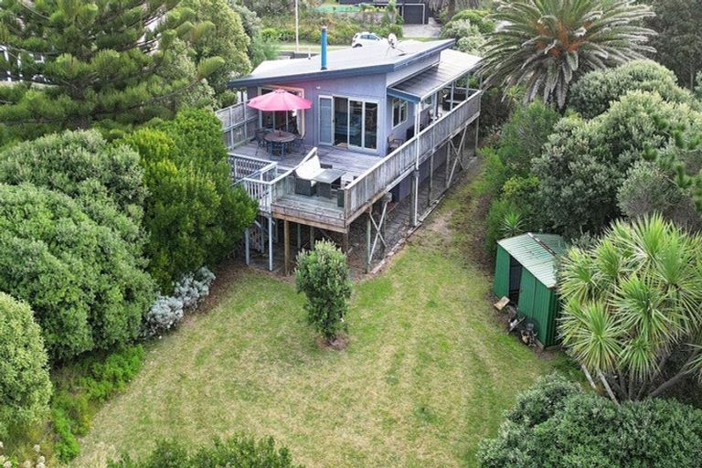 Photo of property in 33 Blue Pacific Parade, Riversdale Beach, Masterton, 5872
