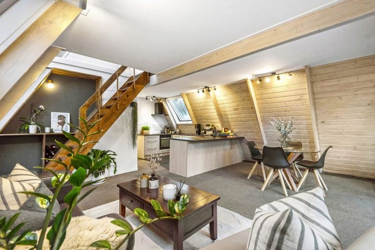 Photo of property in 1/5 Glenbush Place, Birkenhead, Auckland, 0626