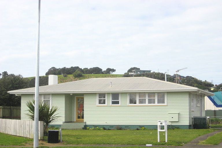 Photo of property in 16 Tohora Place, Spotswood, New Plymouth, 4310