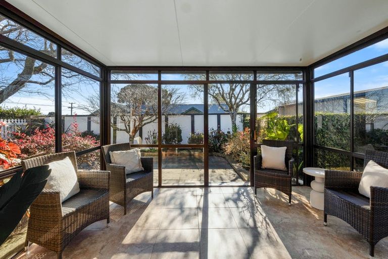 Photo of property in 293 Mangorei Road, Merrilands, New Plymouth, 4312