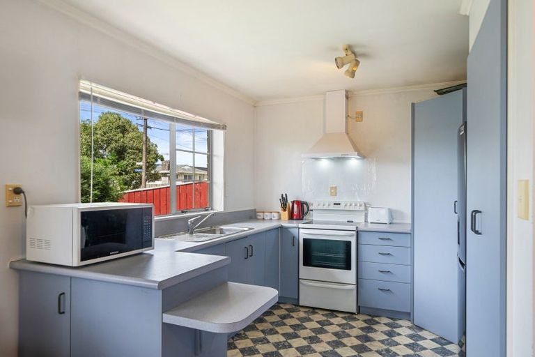 Photo of property in 65 Winchester Street, Levin, 5510