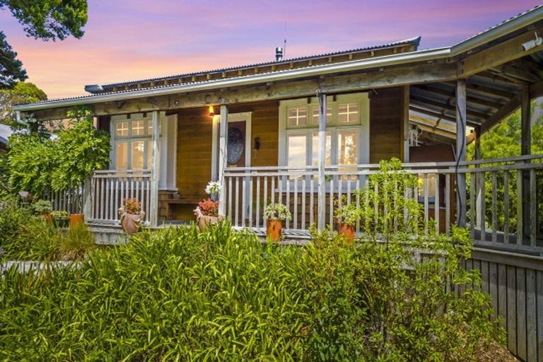 Photo of property in 6 Prouse Grove, Silverstream, Upper Hutt, 5019