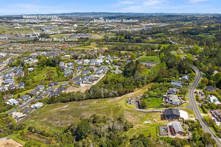 Photo of property in 95 Lonely Track Road, Fairview Heights, Auckland, 0632