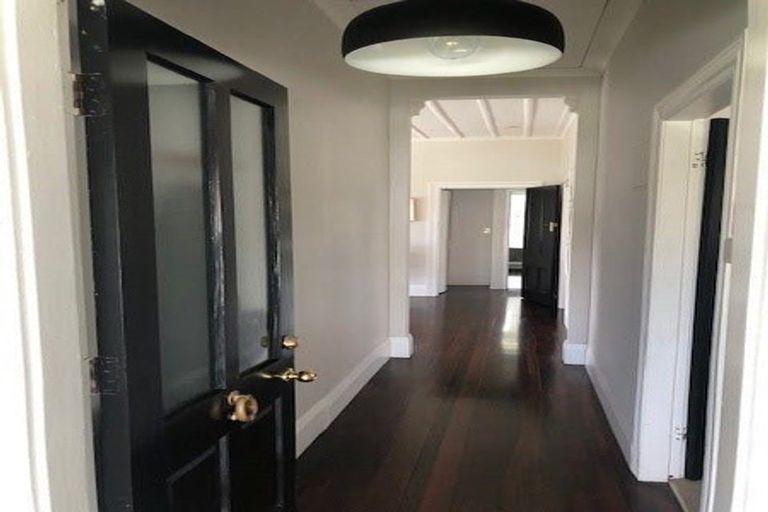 Photo of property in 2/25 Rugby Road, Birkenhead, Auckland, 0626