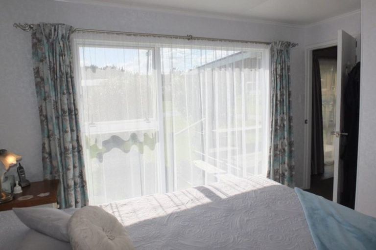 Photo of property in 8 Mack Street, Foxton Beach, Foxton, 4815