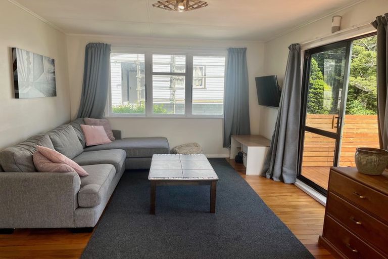 Photo of property in 15 Wiremu Place, Blagdon, New Plymouth, 4310