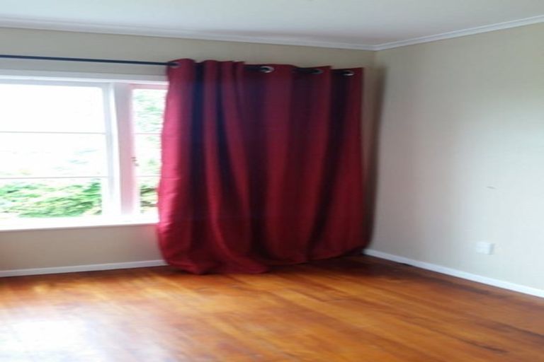 Photo of property in 84 Ocean View Road, Northcote, Auckland, 0627