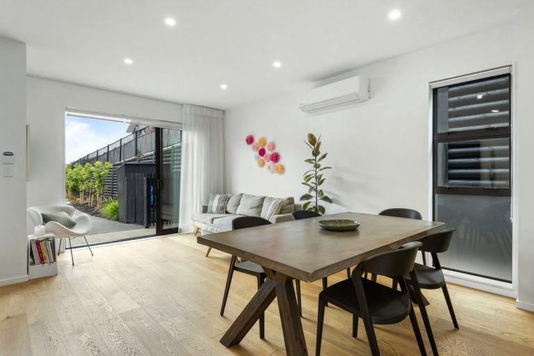 Photo of property in 10 Nga Tutu Place, Belmont, Auckland, 0622