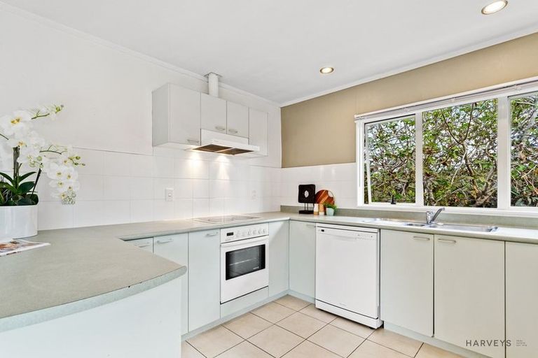Photo of property in 39a Central Park Drive, Te Atatu South, Auckland, 0610