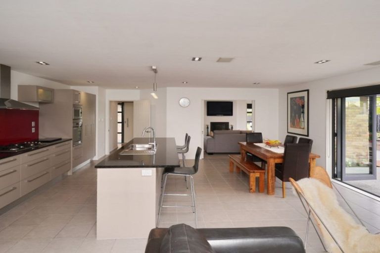 Photo of property in 43 Westpark Drive, Burnside, Christchurch, 8053