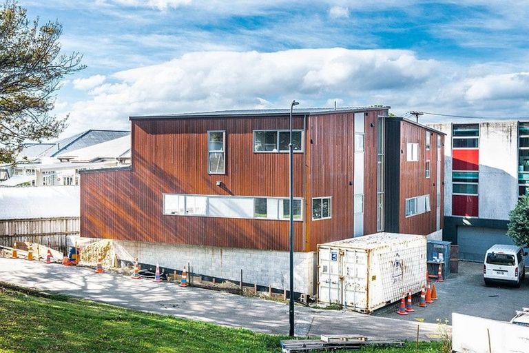 Photo of property in 3 Salmont Place, Kelburn, Wellington, 6012