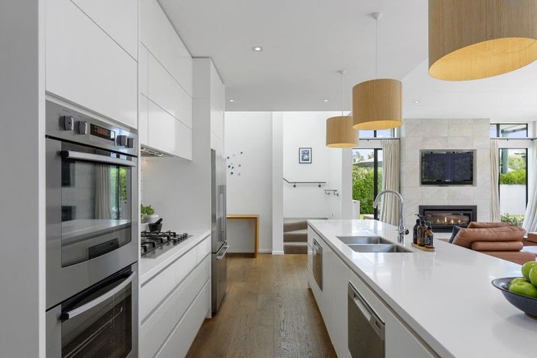 Photo of property in 93 Mays Road, St Albans, Christchurch, 8052