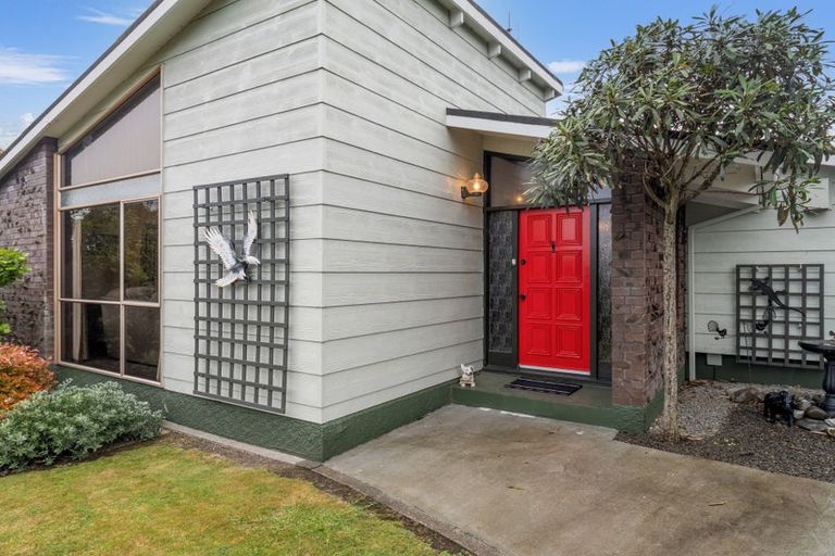 Photo of property in 17 Akepiro Place, Tawhero, Whanganui, 4501