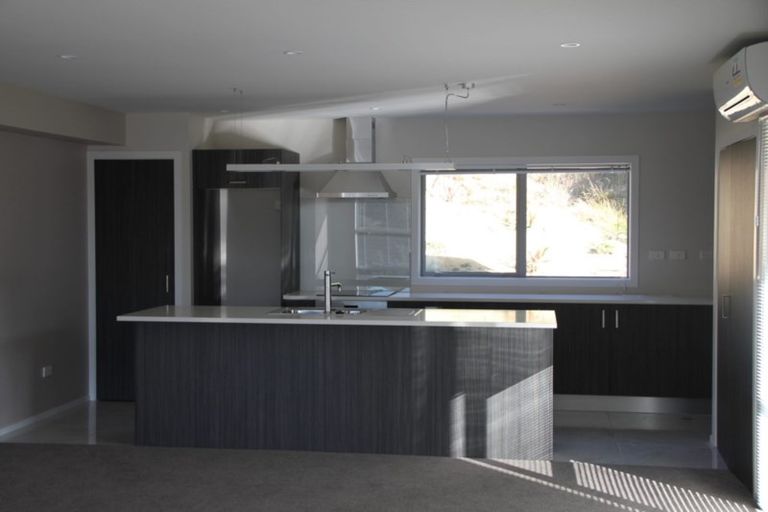 Photo of property in 6/61 Black Rock Road, Newlands, Wellington, 6037