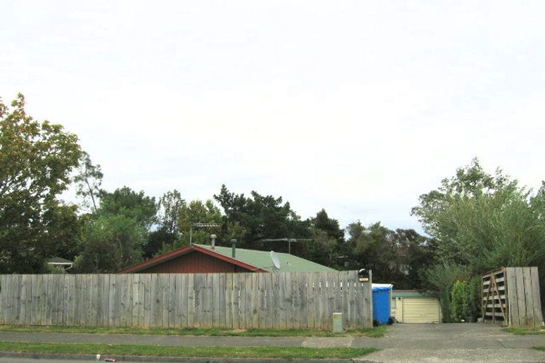 Photo of property in 13 Aniseed Grove, Timberlea, Upper Hutt, 5018