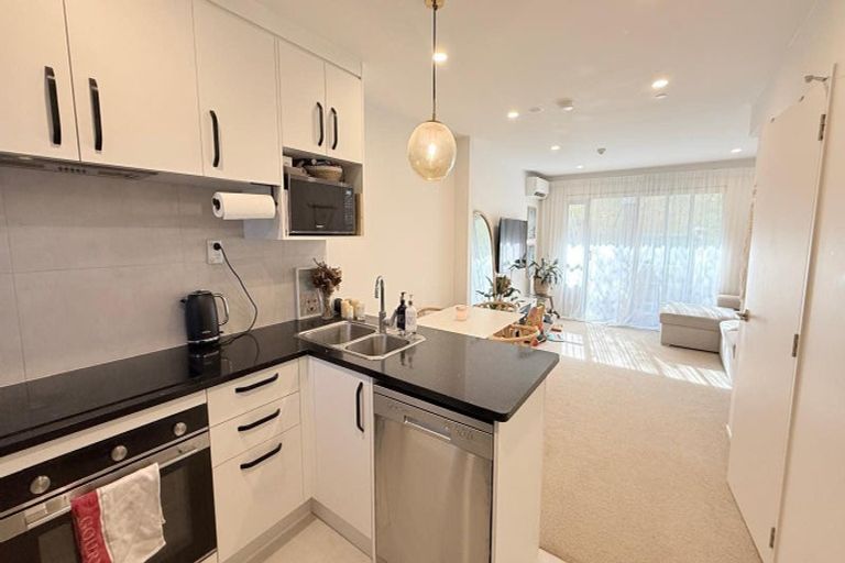 Photo of property in Rf202b, 25/18 Hewlett Road, Massey, Auckland, 0614