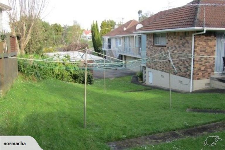 Photo of property in 3/20 Parkhill Road, Mellons Bay, Auckland, 2014