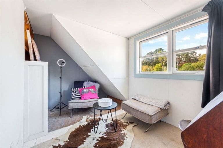 Photo of property in 10 Grendon Road, Titirangi, Auckland, 0604