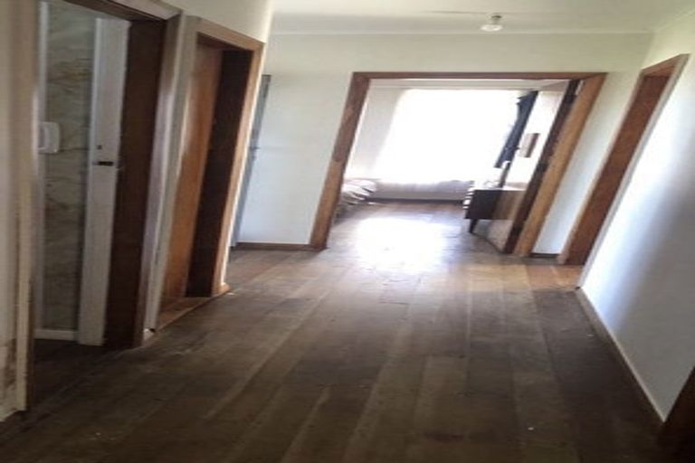 Photo of property in 2 Sutton Place, Hawera, 4610