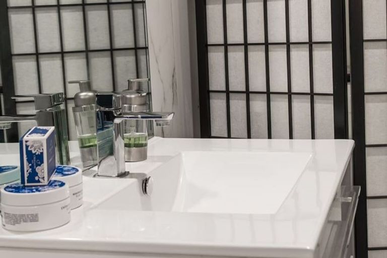 Photo of property in 2/61 Forrest Hill Road, Milford, Auckland, 0620