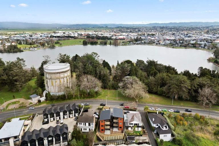 Photo of property in 1/12 Ruakiwi Road, Hamilton Lake, Hamilton, 3204