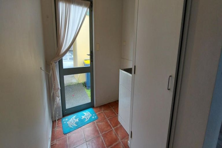 Photo of property in 1 Mt Lebanon Lane, Henderson, Auckland, 0612