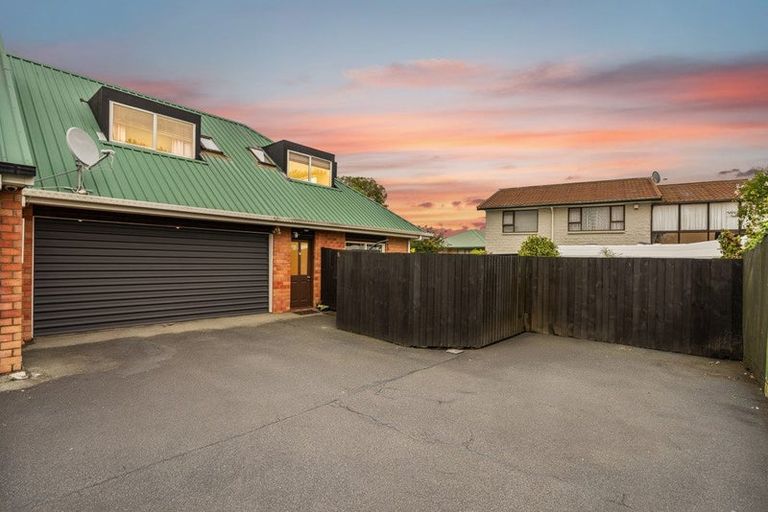 Photo of property in 2/9 Cherry Place, Casebrook, Christchurch, 8051