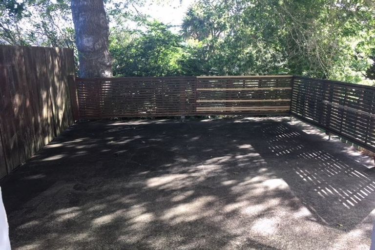 Photo of property in 1/9 Phillipa Place, Browns Bay, Auckland, 0630