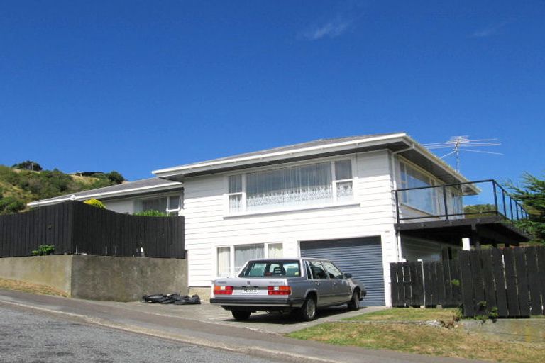 Photo of property in 1 Foyle Street, Island Bay, Wellington, 6023