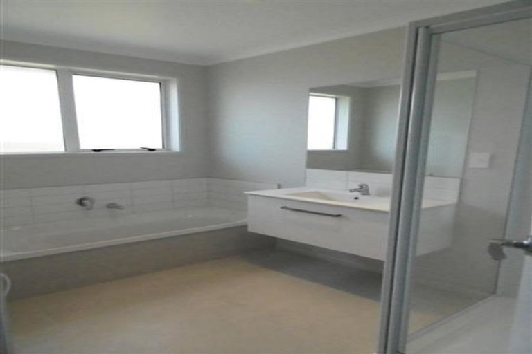 Photo of property in 20 Bill Miller Drive, Papamoa, 3118