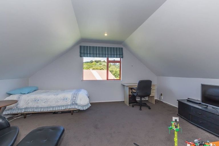 Photo of property in 461 Tararua Road, Levin, 5571
