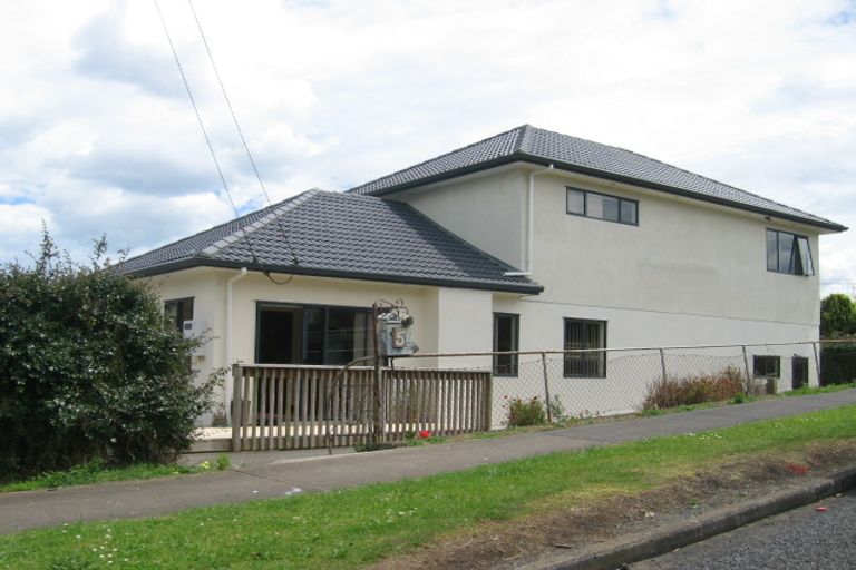 Photo of property in 5 Kenderdine Road, Papatoetoe, Auckland, 2025