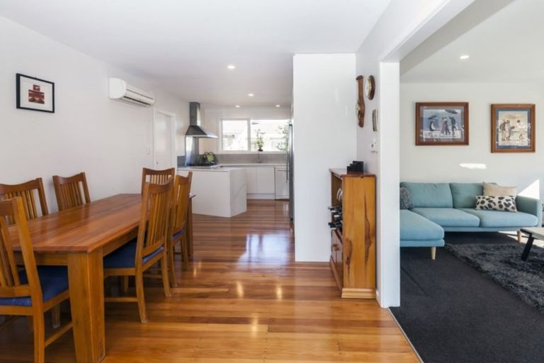 Photo of property in 14 Oakfield Street, Burnside, Christchurch, 8053