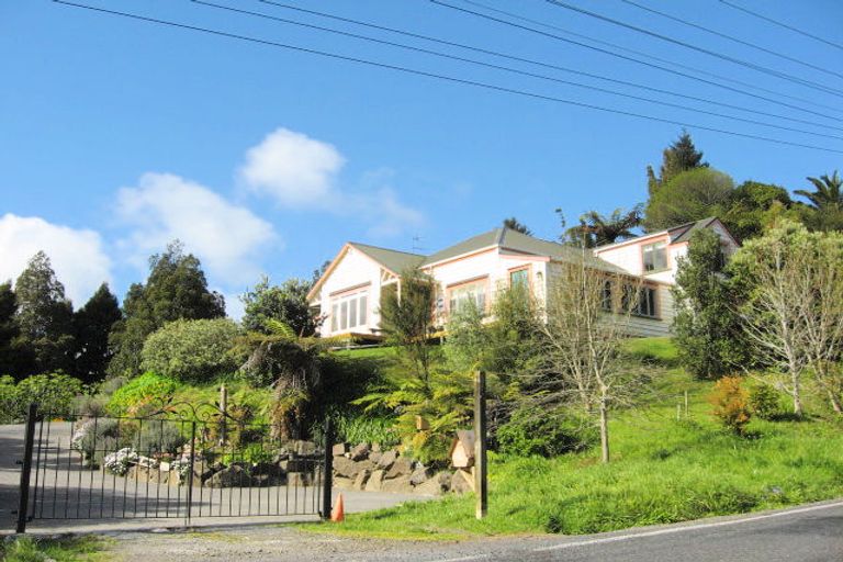 Photo of property in 284 Forest Hill Road, Waiatarua, Auckland, 0612