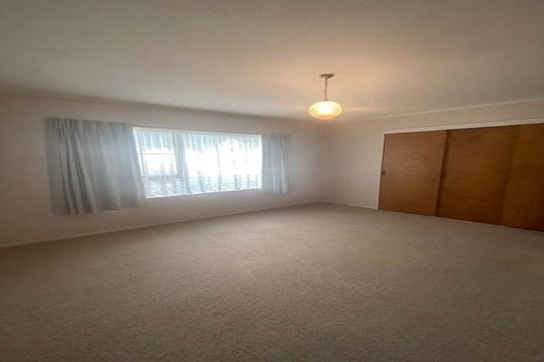 Photo of property in 30 Oxford Street, Tawa, Wellington, 5028