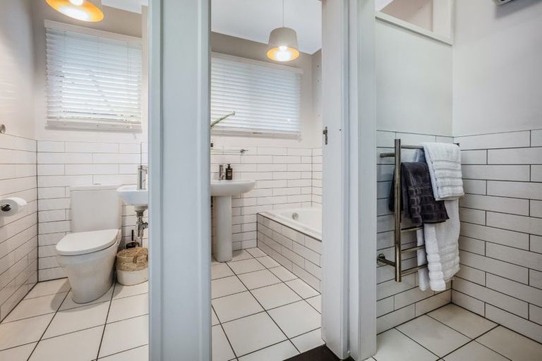 Photo of property in 41 Chatsworth Road, Silverstream, Upper Hutt, 5019