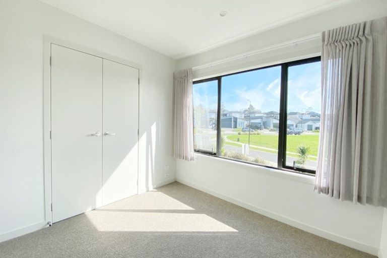 Photo of property in 2/46 Jane Maree Road, Kumeu, 0810