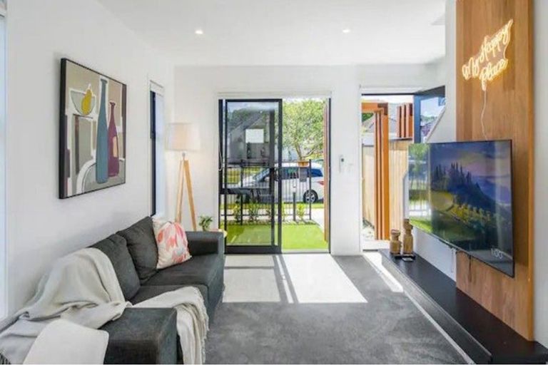 Photo of property in 1/14 Biddle Crescent, Taita, Lower Hutt, 5011