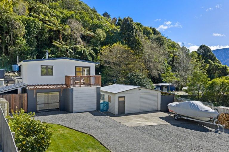 Photo of property in 29 Belview Road, Havelock, Picton, 7281