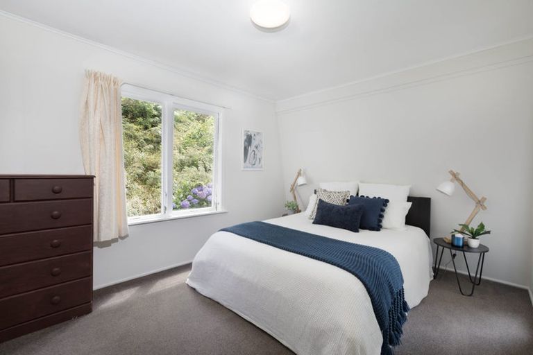 Photo of property in 34 Lyndhurst Road, Tawa, Wellington, 5028