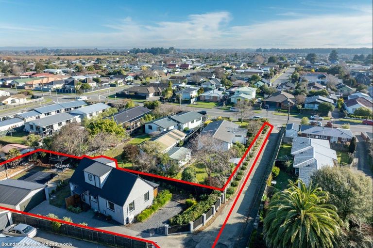 Photo of property in 47a Inwoods Road, Parklands, Christchurch, 8083