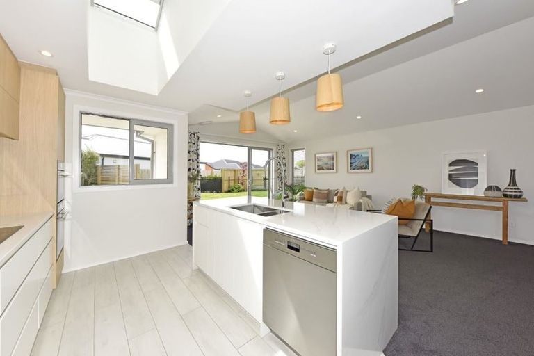 Photo of property in 8 Manarola Road, Halswell, Christchurch, 8025