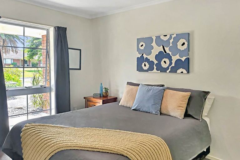 Photo of property in 1 Brockton Avenue, Conifer Grove, Takanini, 2112