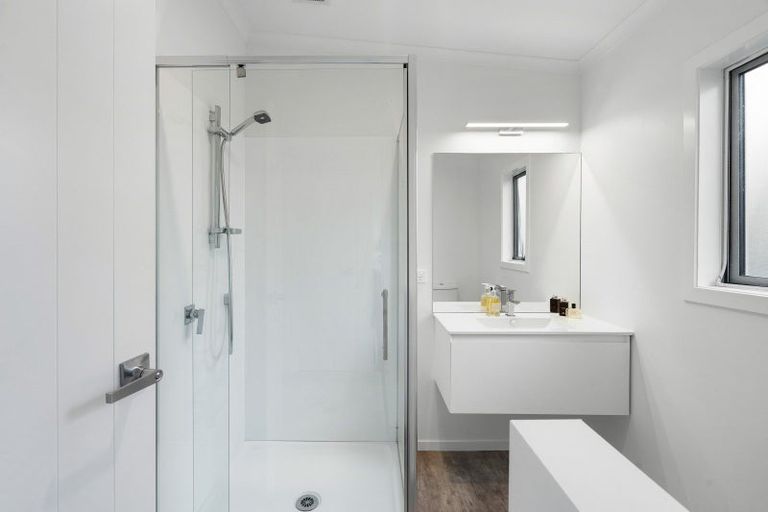 Photo of property in 6 Rhona Place, Mahia, 4198