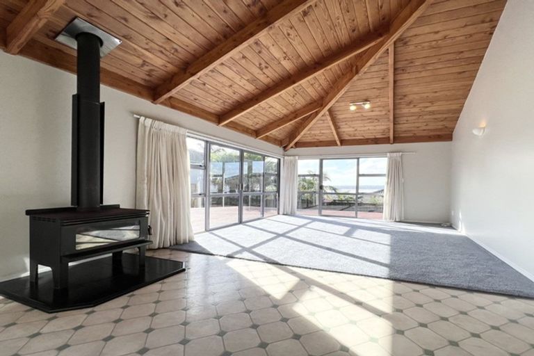 Photo of property in 10 Parkside Road, West Harbour, Auckland, 0618