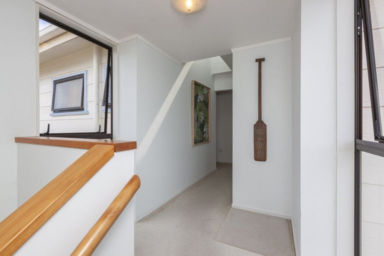 Photo of property in 36 Field Way, Waikanae Beach, Waikanae, 5036