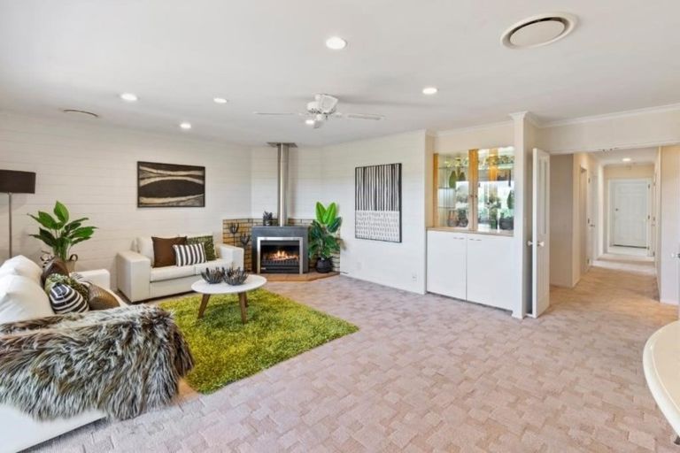 Photo of property in 88 Rushgreen Avenue, Pahurehure, Papakura, 2113